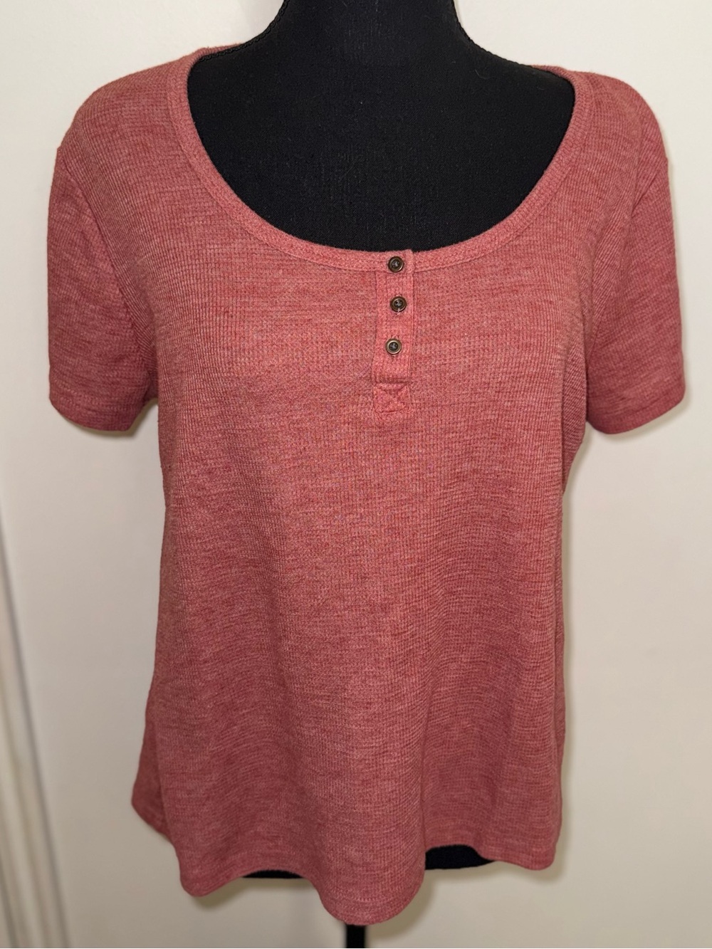 Justify Short Sleeve Henley Top in Dusty Rose Pink